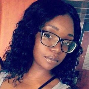 Meet your Posher, Markela